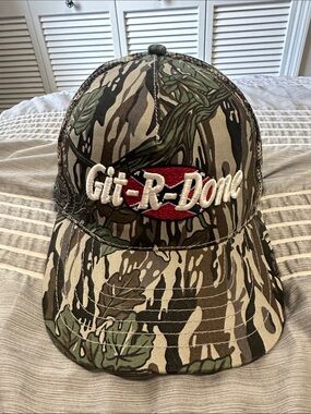 Git-R-Done Camouflage Trucker Hat - Brown/Green